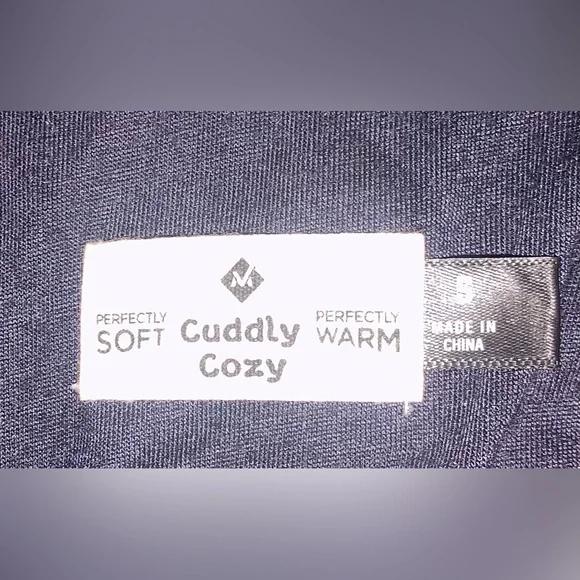 Boys 5T Cozy Bundle – Fleece Jacket, Dino Tops, Cars Tee & Mickey Slippers 9/10 - Picture 6 of 13